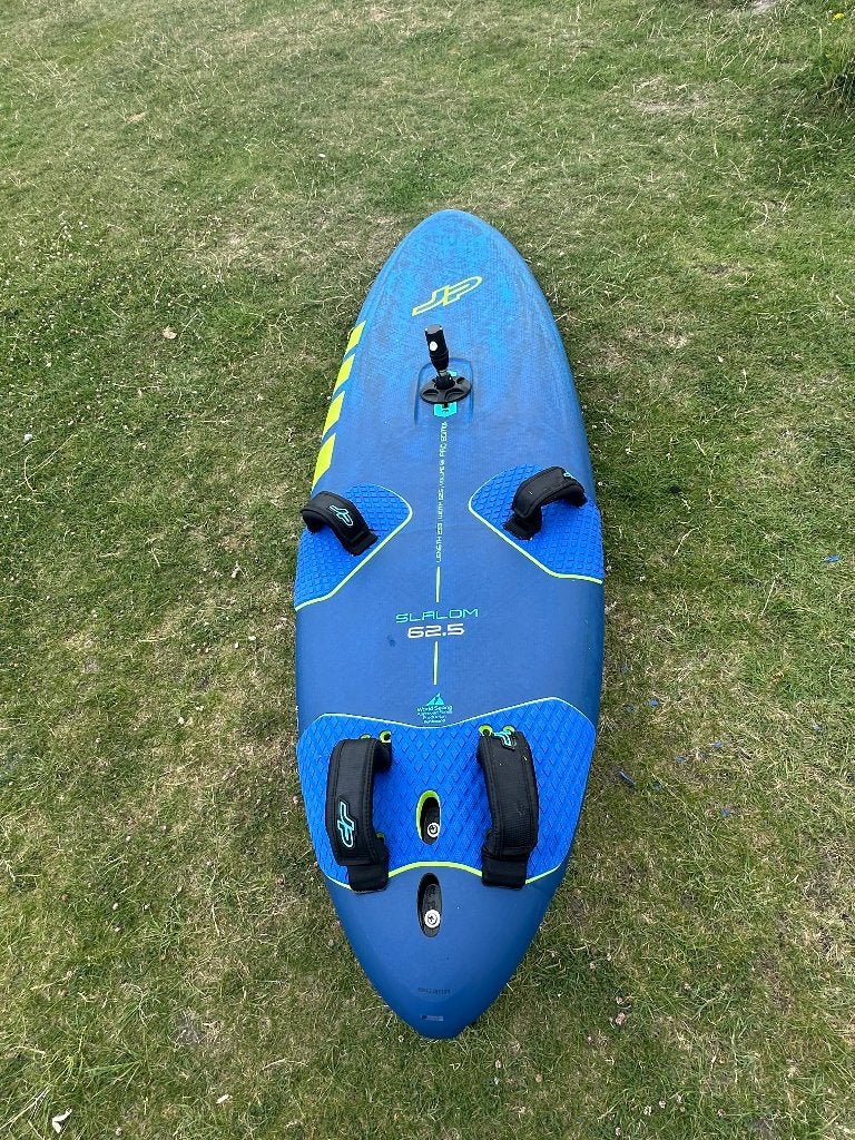 JP Slalom Pro 62.5 97 liter, Watersport en Boten, Windsurfen, Ophalen, Minder dan 250 cm, Zo goed als nieuw, Plank