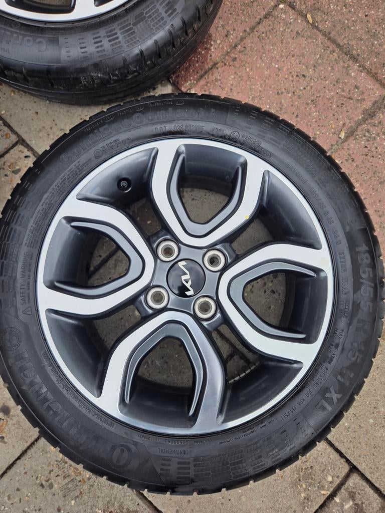 3x Kia (Kijang) velgen met nieuwe banden 4x100 kia suzuki, Auto-onderdelen, Banden en Velgen, Gebruikt, 15 inch, Banden en Velgen