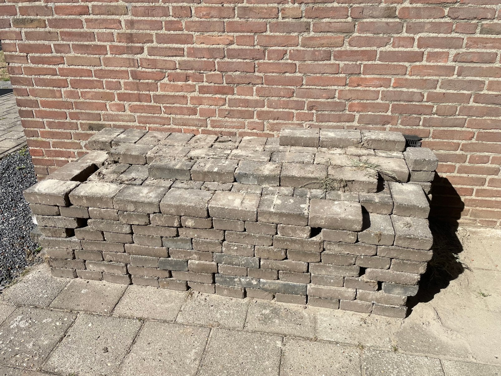 Gratis partij klinkers, Ophalen, Zo goed als nieuw, Beton, Klinkers