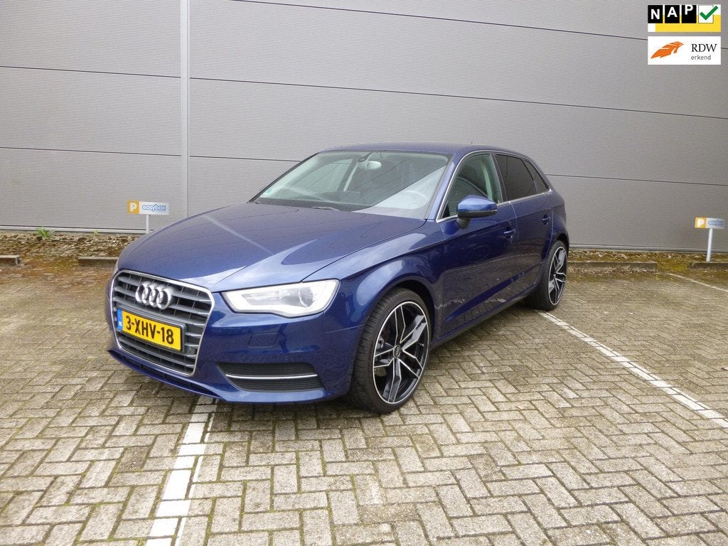 Audi A3 Sportback 1.6 TDI Ambiente Pro Line plus, Voorwielaandrijving, Gebruikt, Euro 6, Blauw