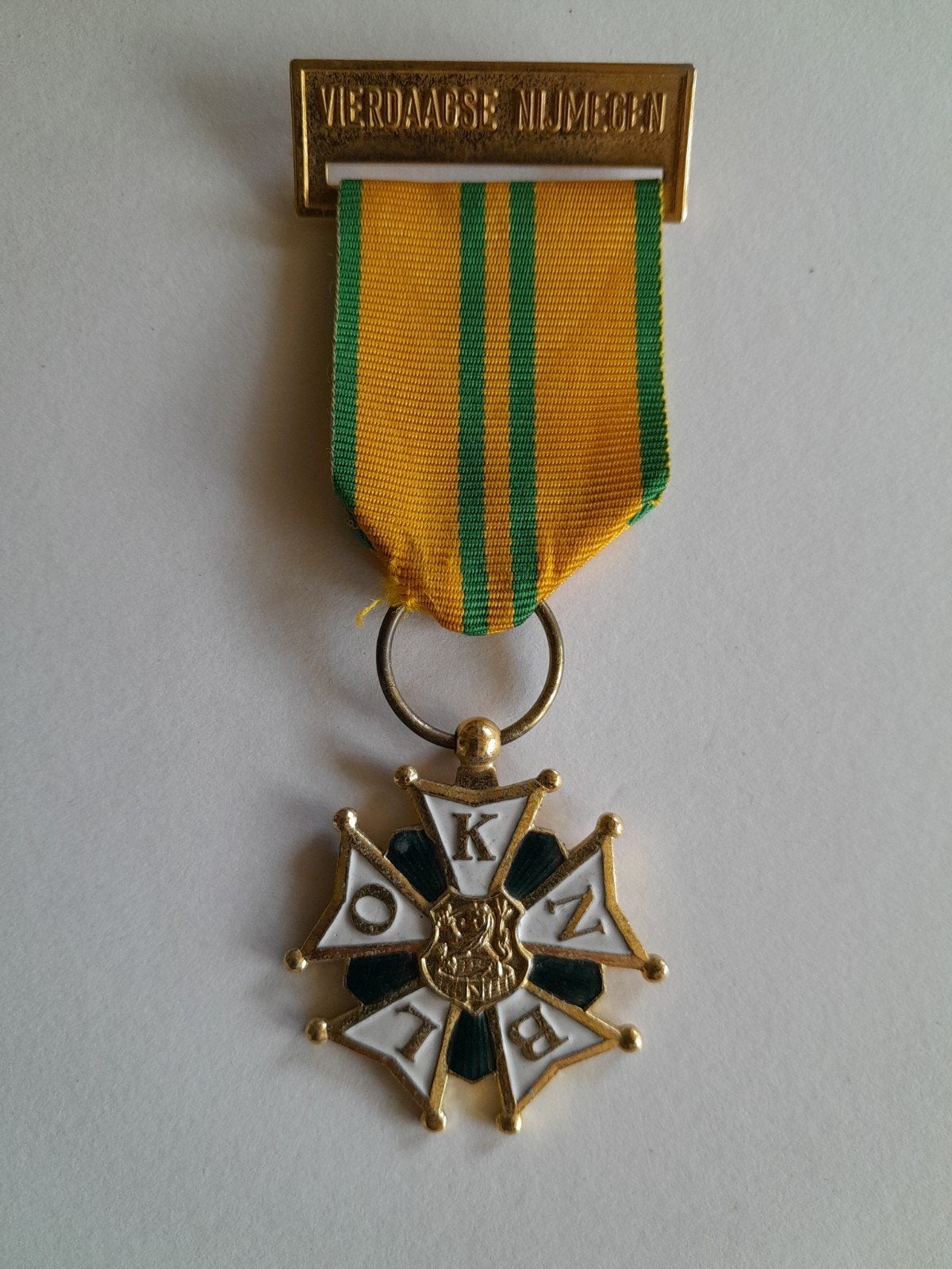KNBLO Nijmeegse vierdaagse medaille 10 X gelopen., Ophalen of Verzenden, Landmacht, Nederland, Lintje, Medaille of Wings