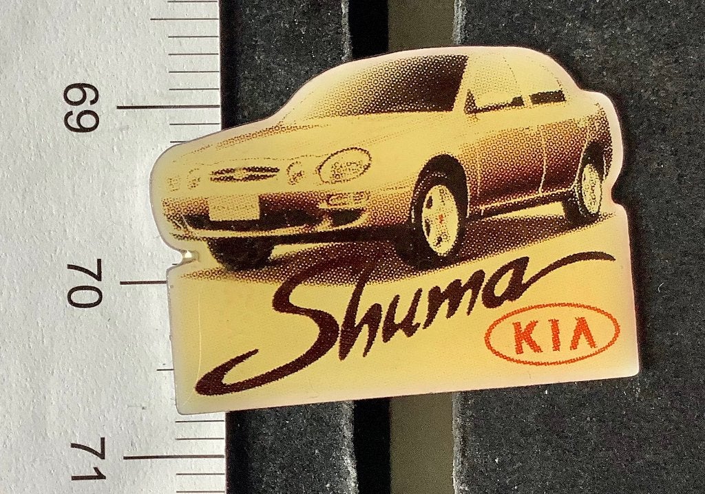 pin, Automobilia,  Kia Shuma (S9, Ophalen of Verzenden, Gebruikt, Transport, Speldje of Pin