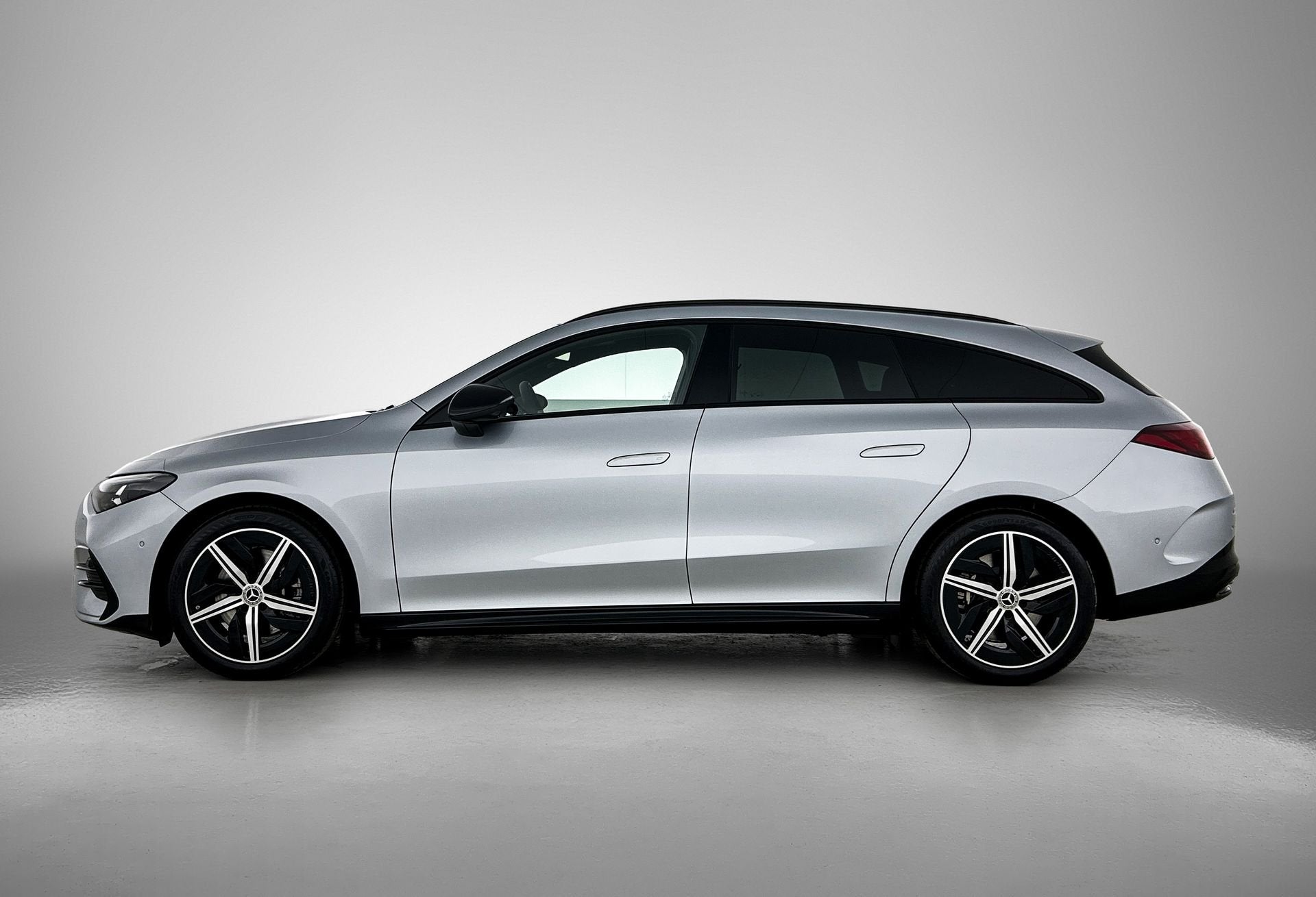 Mercedes-Benz CLA-Klasse Shooting Brake 250+ Business Soluti, Auto's, Mercedes-Benz, Automaat, CLA, Achterwielaandrijving, Zwart
