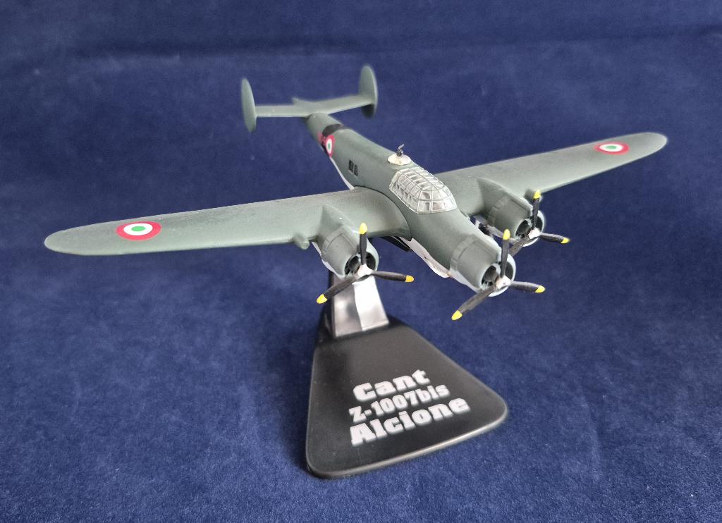Metalen model van een Cant Z. 1007 bis Alcione (M97), Ophalen of Verzenden, Gebruikt, Schaalmodel