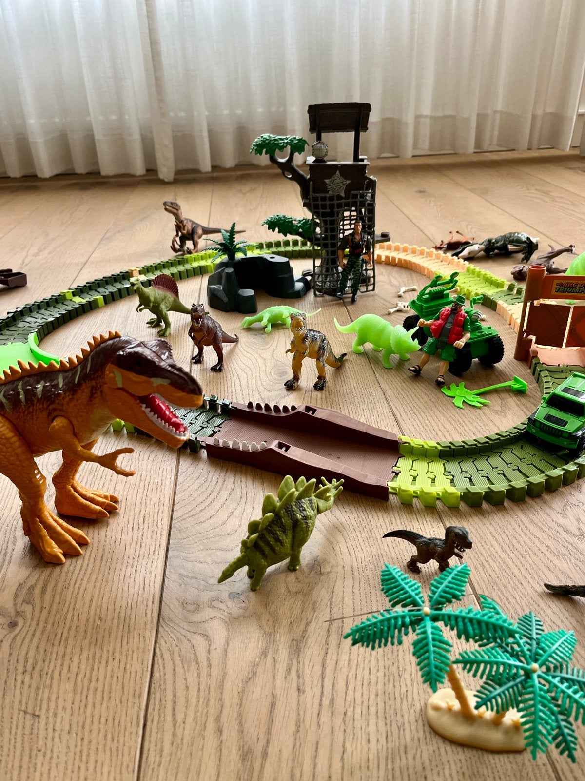 Dino safaribaan + accessoires, Ophalen of Verzenden, Zo goed als nieuw, Jongen of Meisje