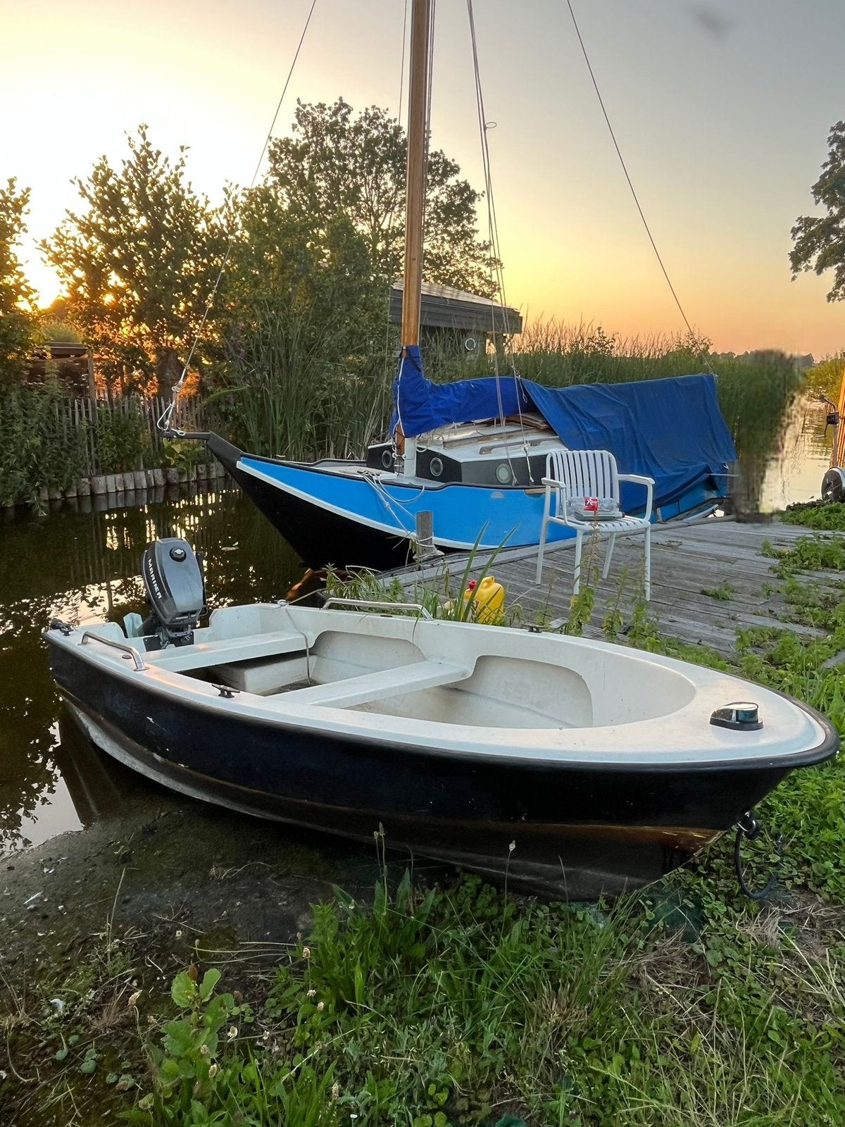 Poleyester boot met 4PK motor (2-takt), Ophalen, Minder dan 15 m², Zo goed als nieuw, Genua of Fok