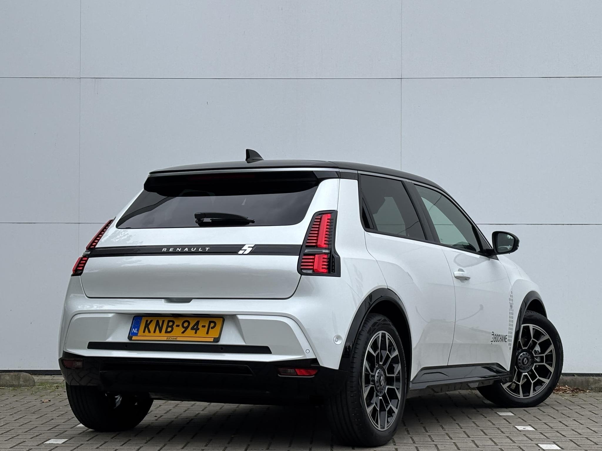 Renault 5 comfort range Roland-Garros 52 kWh | DEMO | Warmte, Auto's, Leder en Stof, Wit, Origineel Nederlands, 500 kg