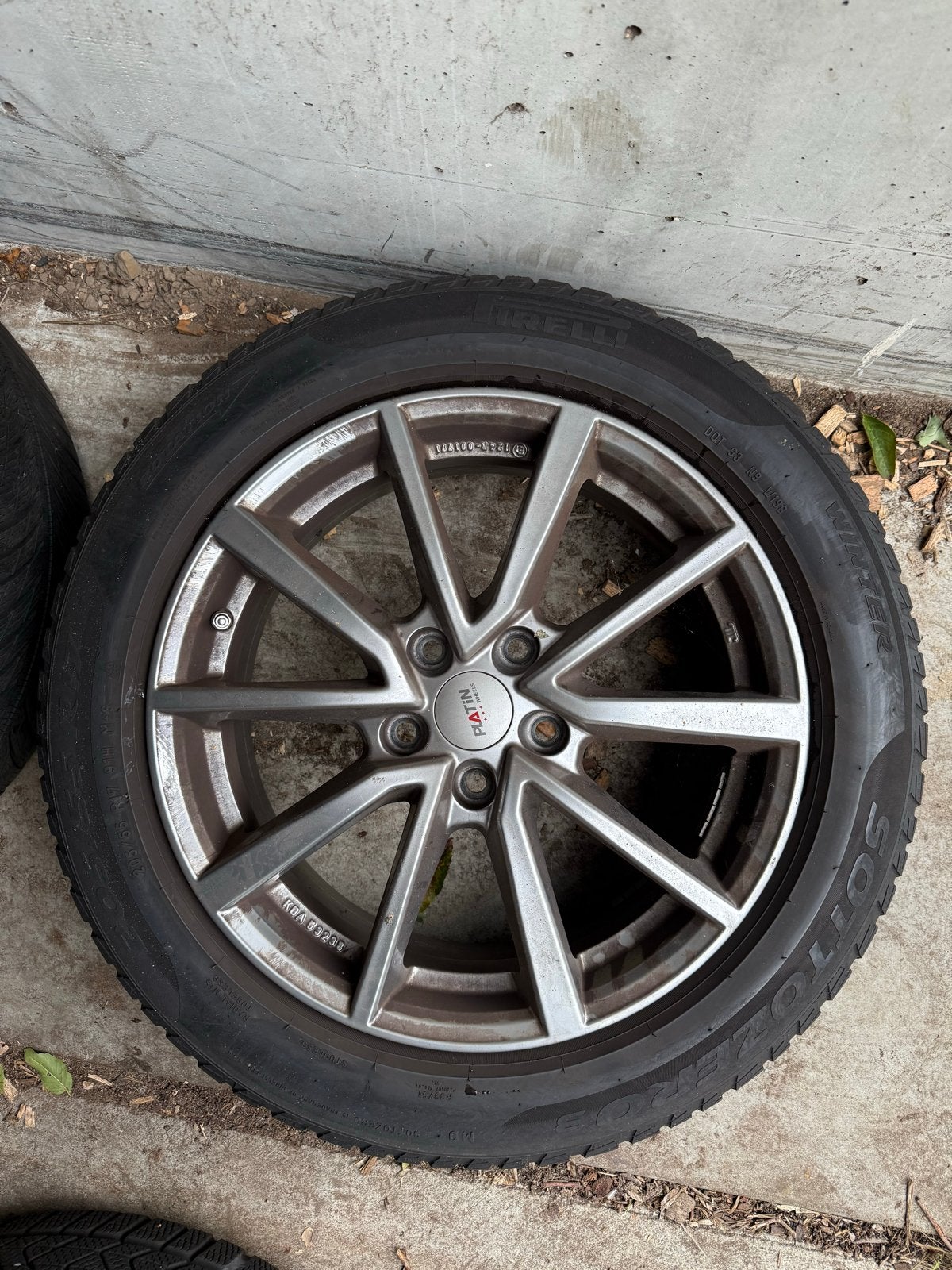 Pirelli Winterbanden met Platin Velgen voor Skoda Octavia, Ophalen, Gebruikt, Banden en Velgen, Frietema