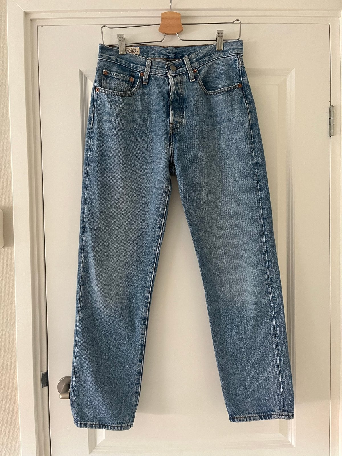 Levi's 501 Crop Jeans W27 L28 - Zo goed als nieuw, Kleding | Dames, Ophalen of Verzenden, Zo goed als nieuw, Blauw, W27 (confectie 34) of kleiner