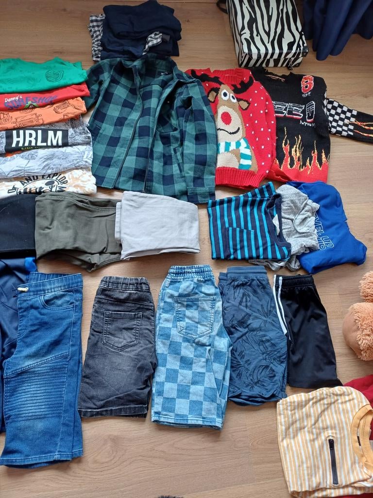 Jongens pakket maat 122-128 voor alle seizoenen, Fietsen en Brommers, Ophalen of Verzenden, Gebruikt