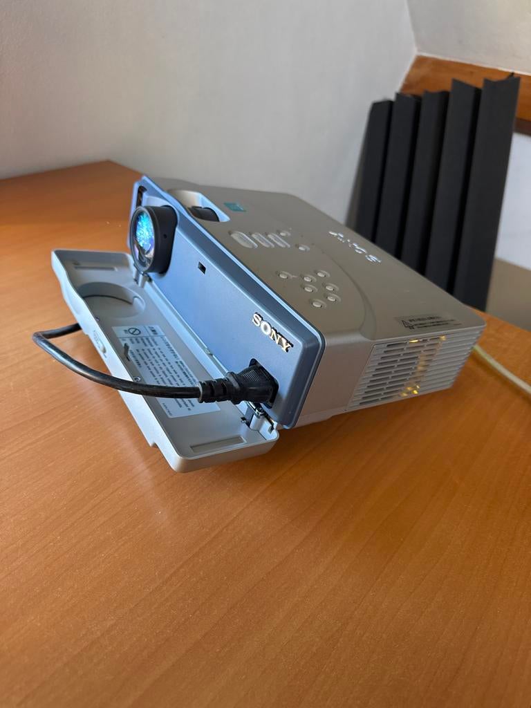 Sony VPL-CS2 LCD Data Projector - Vintage Beamer, Ophalen of Verzenden, Gebruikt, LCD, Overige resoluties