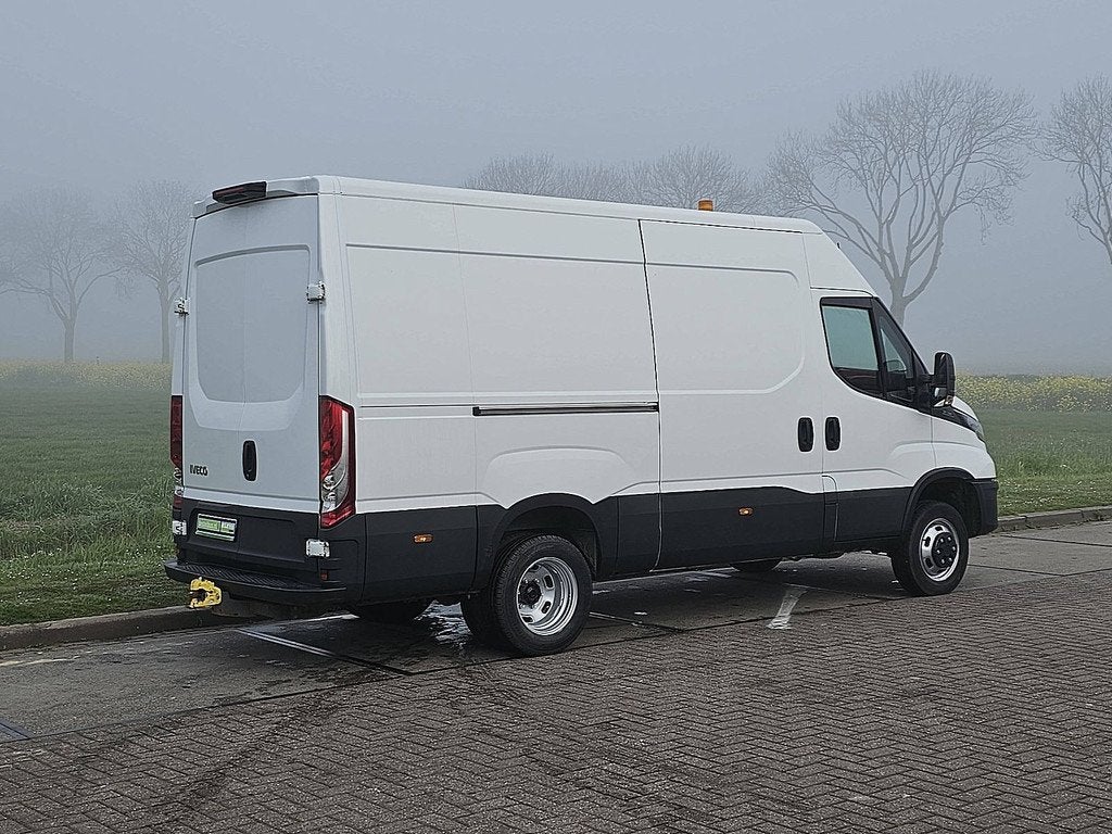 IVECO DAILY 35C14 l2h2 dubbellucht ac!, Auto's, Bestelauto's, 136 pk, Gebruikt, Euro 6, Iveco