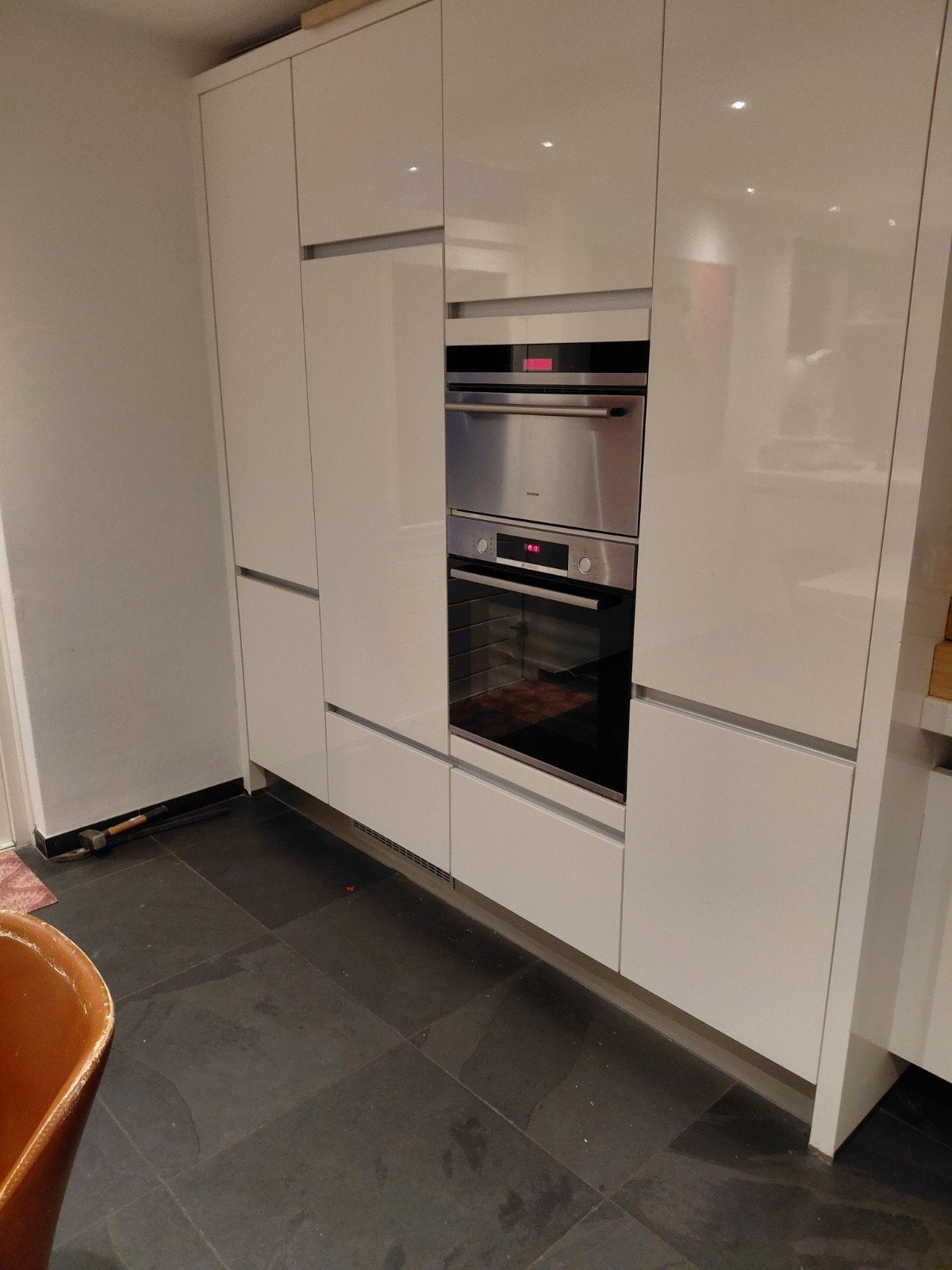 Moderne hoogglans witte keuken met Siemens apparatuur, Ophalen, Gebruikt, Overige materialen, Wit