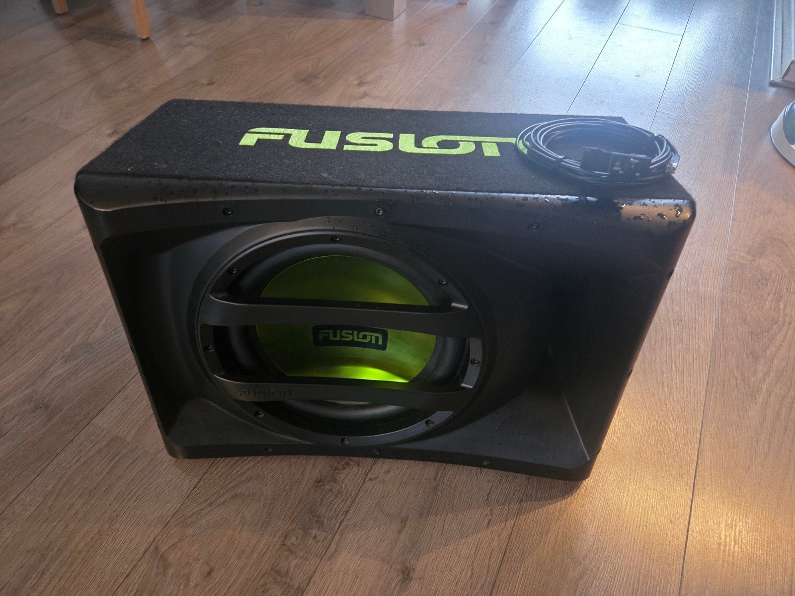 Fusion Subwoofer met afstandsbediening, Ophalen of Verzenden