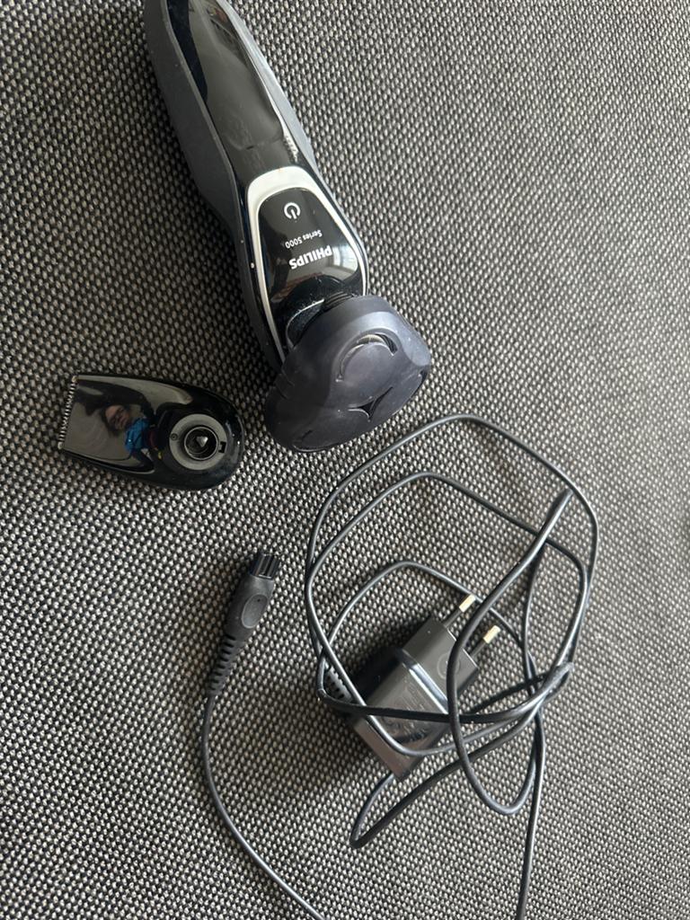 Philips Series 5000 scheerapparaat met trimmer, Ophalen of Verzenden, Gebruikt, Scheren en Epileren