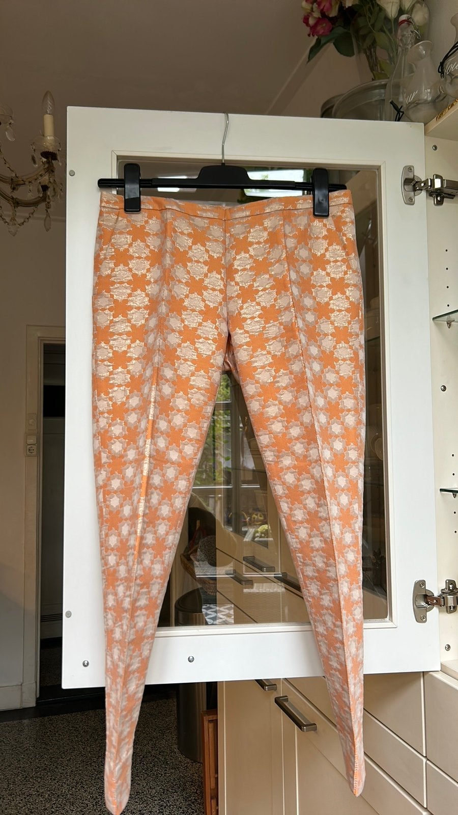 NIEUWE NIOI zalmkleurige/subtiel-gouden bloemen broek mt S/M, Maat 38/40 (M), Nieuw, Oranje, Ophalen of Verzenden