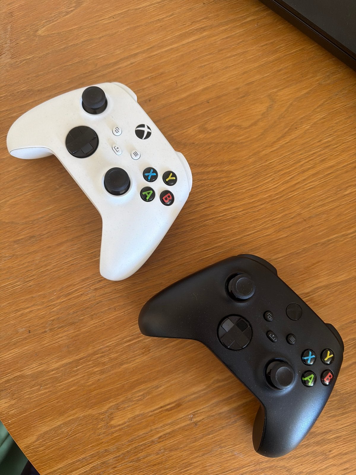 Xbox Series X/S Controllers - Wit en Zwart, Ophalen, Zo goed als nieuw, Controller, Xbox Series X