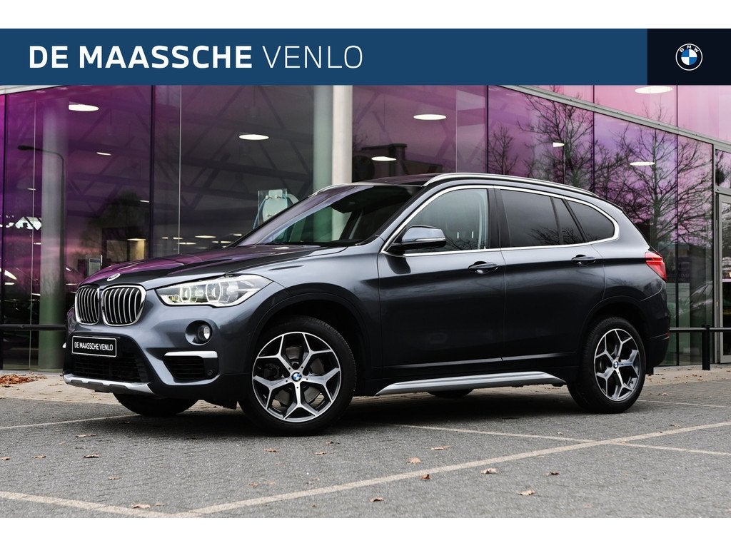 BMW X1 sDrive20i High Executive xLine Automaat / Trekhaak /, Bedrijf, Automatische klimaatregeling, SUV of Terreinwagen, 84 €/maand