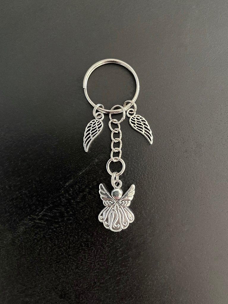 Sleutelhanger met engel engeltje en vleugels 3 hangers, Ophalen of Verzenden, Nieuw, Overige typen