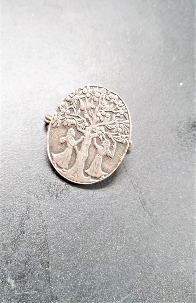 zilveren speld/broche met een boom des levens, Verzamelen, Speldjes, Pins en Buttons, Gebruikt, Speldje of Pin, Overige onderwerpen