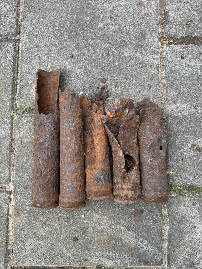 Duitse 3,7CM PaK/FlaK Hulzen IJzer Bodemvondst  WW2, Verzamelen, Ophalen of Verzenden, Duitsland, Hulzen of Bodemvondsten