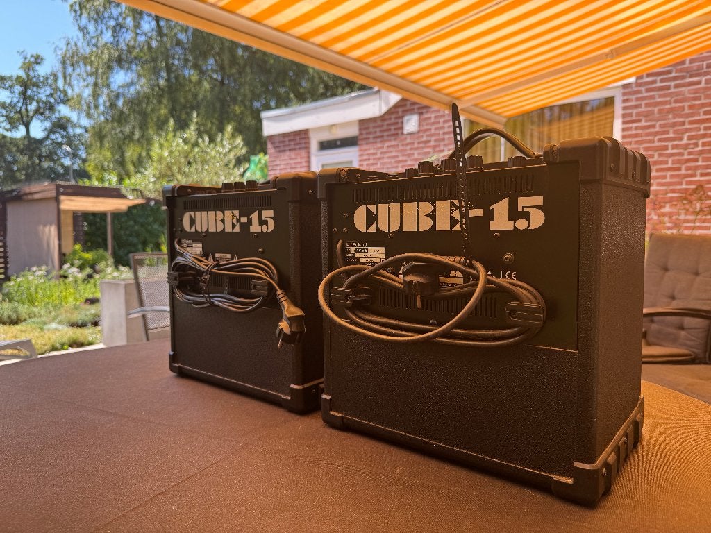Foto 2 van Roland Cube 15 (2x)