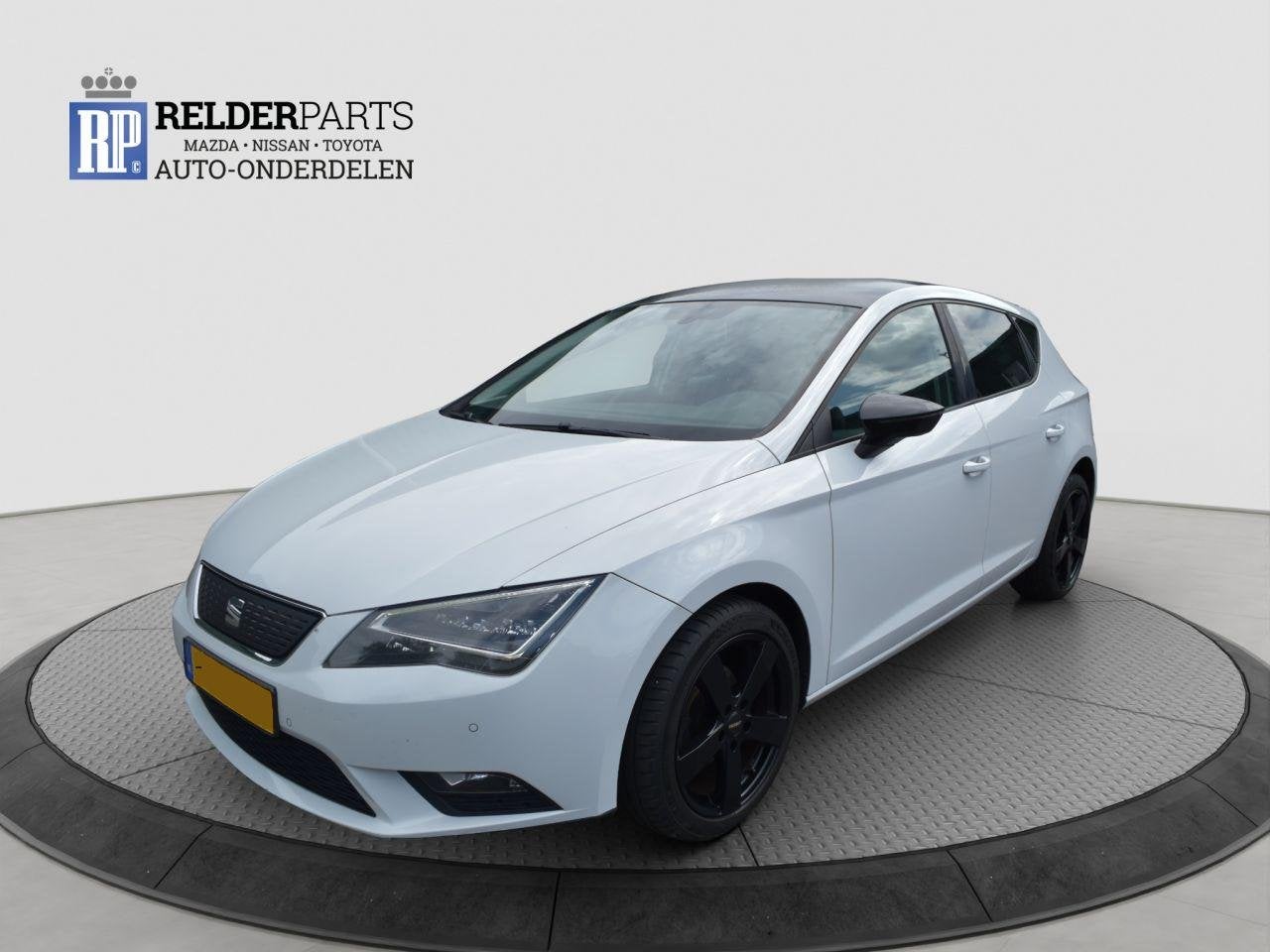 SEAT Leon 1.0 TSI (bj 2016), Auto diversen, Schadeauto's, Wit, Handgeschakeld, Service@seat.de, 999 cc
