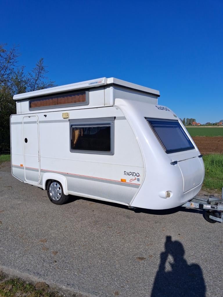 Mooie Rapido 31 Club met luifel caravan uit 1999 nu €4999.-, Caravans en Kamperen, Caravans, Standaardzit, Tot en met 2, Rapido