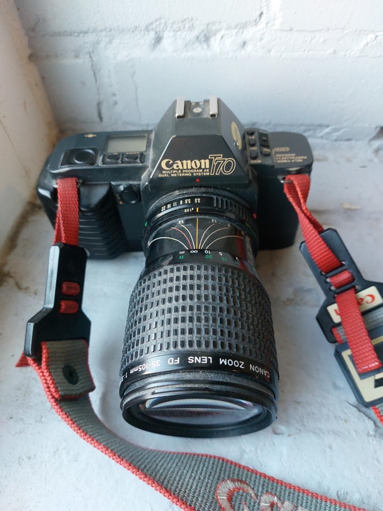 Canon T70 camera met Canon Zoom Lens FD 35-105m, Audio, Tv en Foto, Fotocamera's Analoog, Ophalen of Verzenden, Zo goed als nieuw