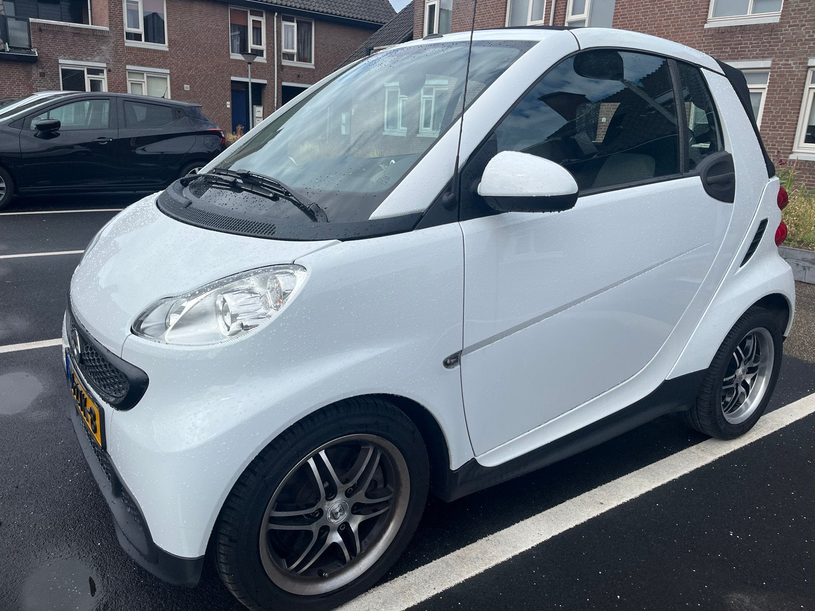 Smart ForTwo 1.0 52KW Cabrio MHD AUT 2013 Wit, Auto's, Smart, Automaat, Achterwielaandrijving, Origineel Nederlands, 70 pk