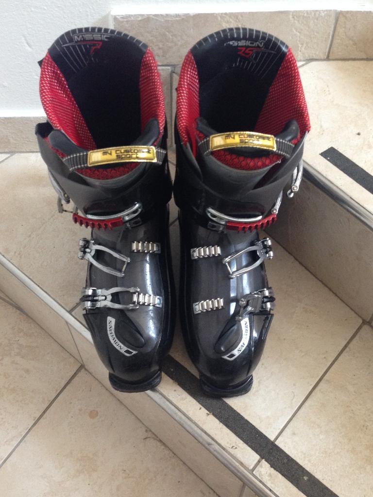 Salomon Ski Schoenen Helm en Handschoenen, 160 tot 180 cm, Schoenen, Zo goed als nieuw, Skiën