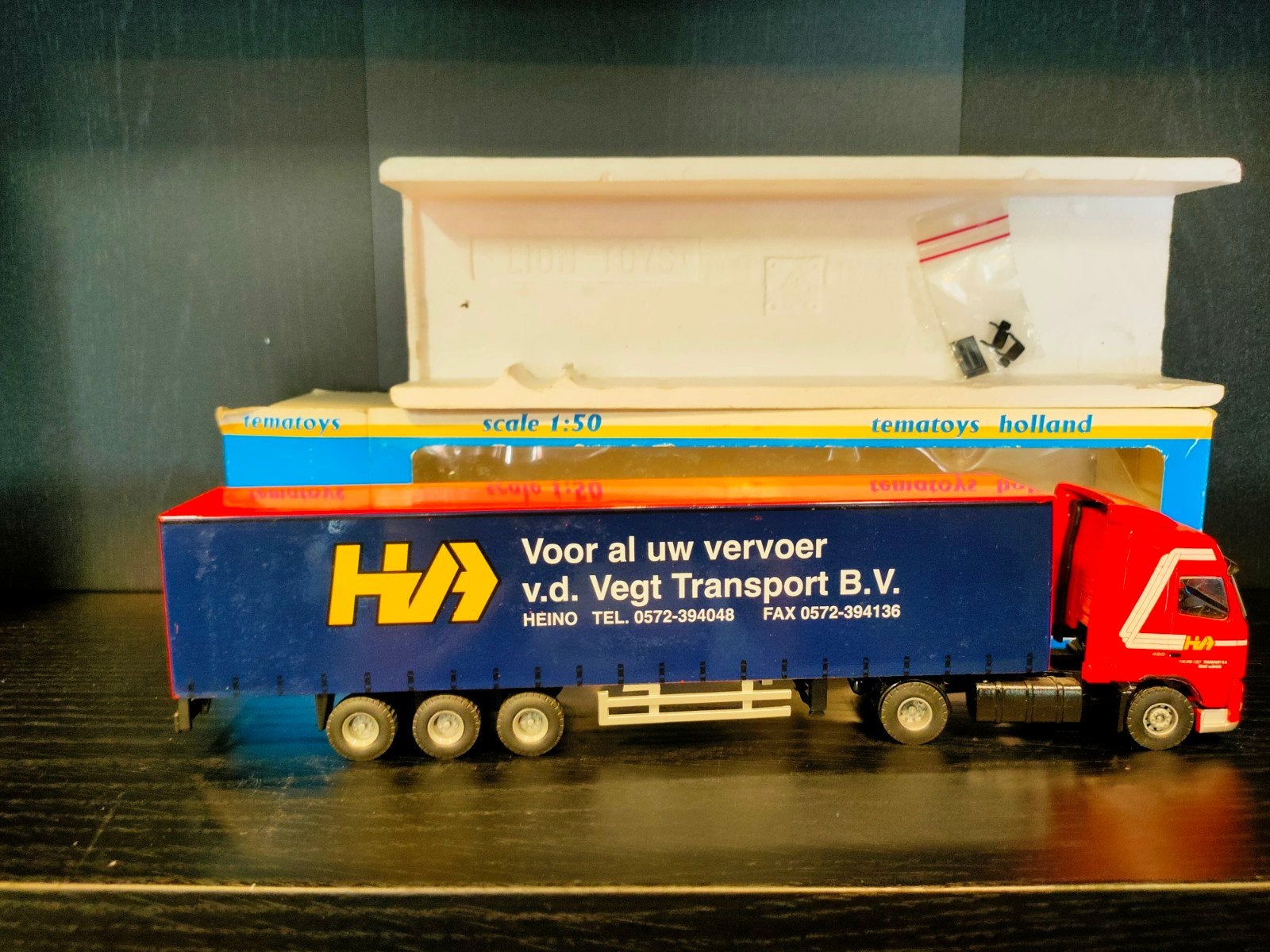 Lion Toys 1:50 – v.d. Vegt Transport B.V. Heino, Ophalen, Bus of Vrachtwagen, Lion Toys