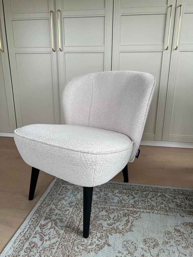 WOOOD Essentials Sara fauteuil bouclé crème, Huis en Inrichting, Fauteuils, Minder dan 75 cm, Ophalen of Verzenden, Zo goed als nieuw