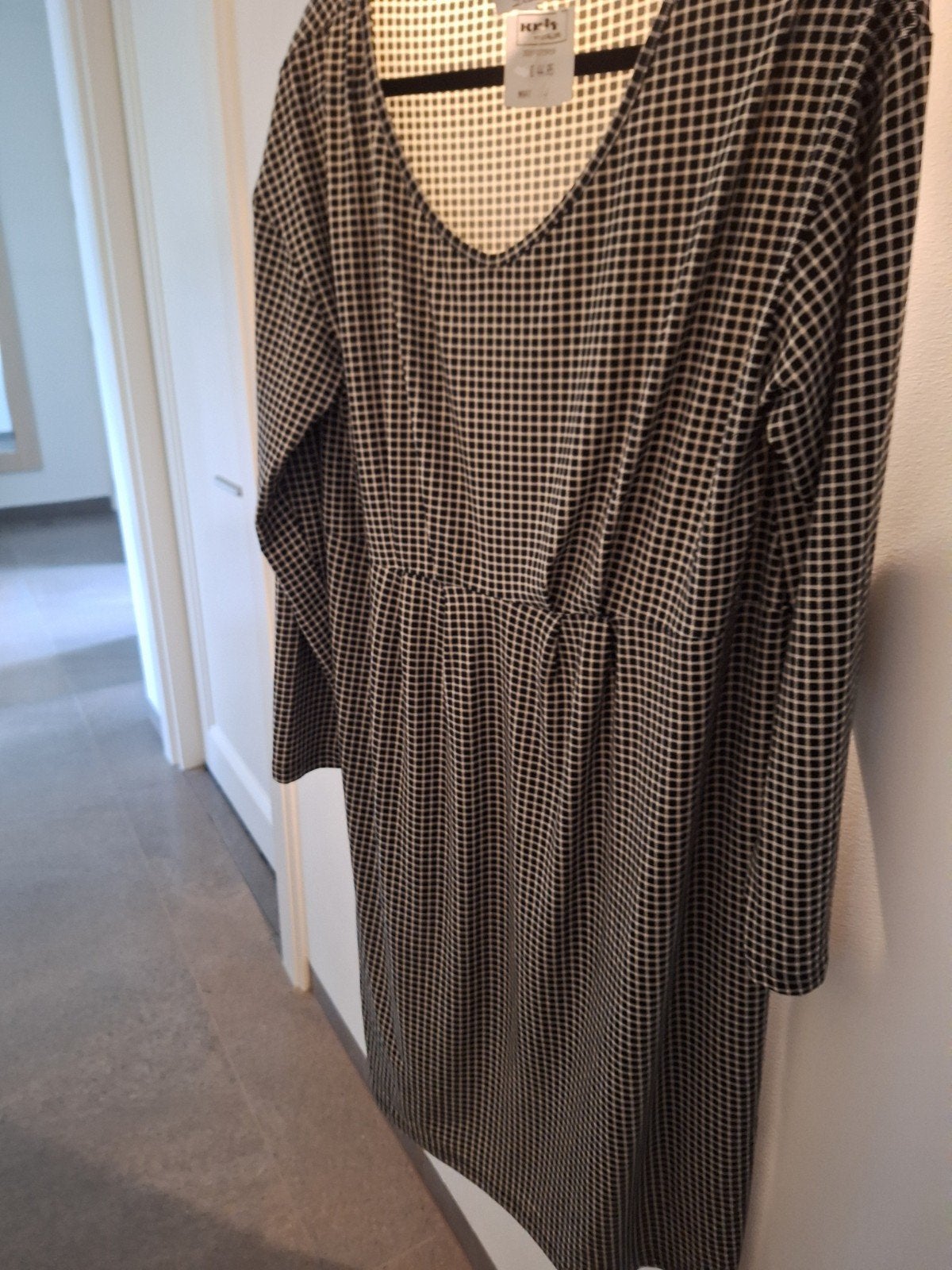 ==NIEUW==Zwart-wit  Jurk met lange mouw mt XL 46, Maat 46/48 (XL) of groter, Nieuw, Knielengte, Ivybella