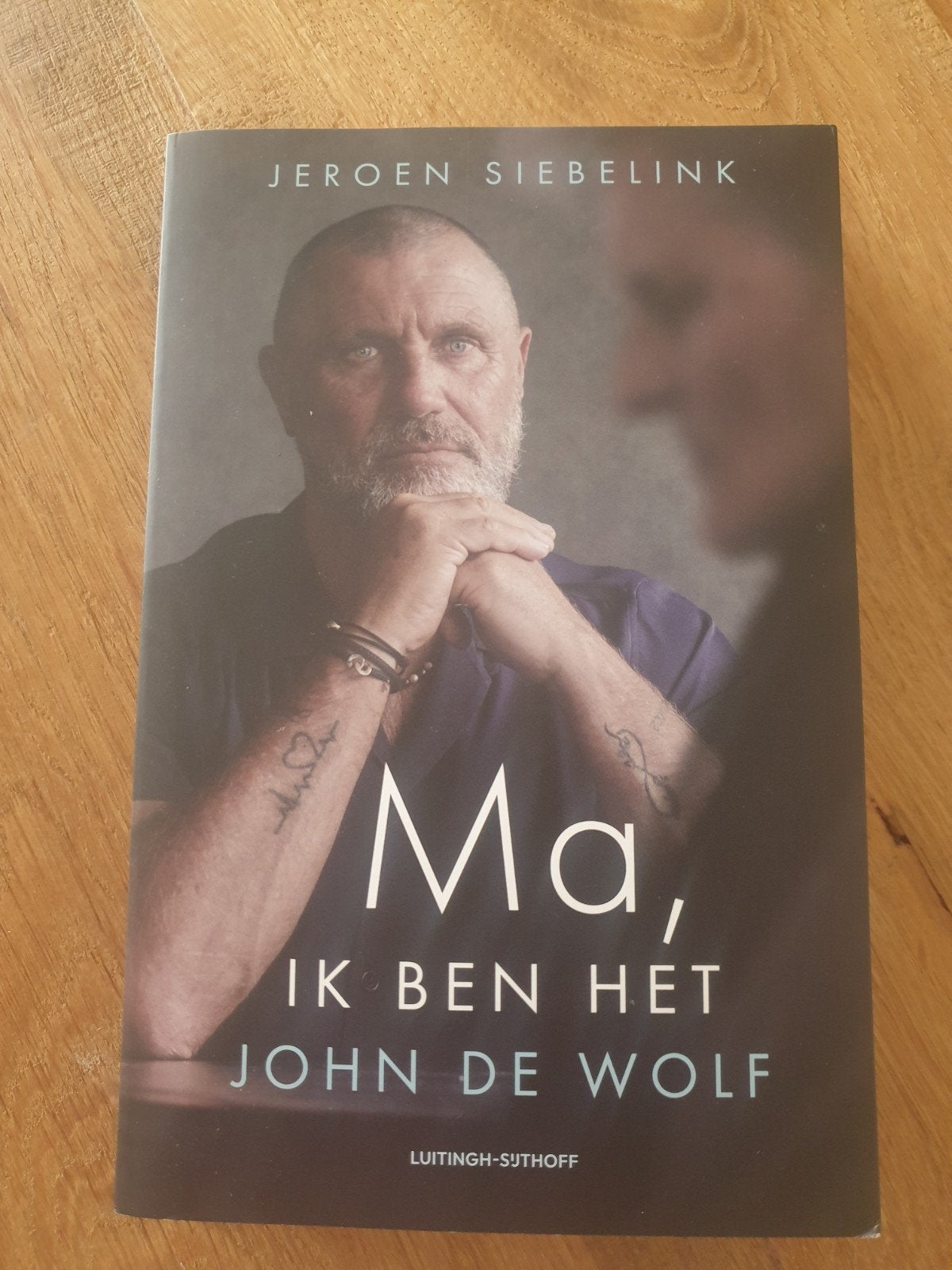Te koop: Ma, Ik ben het John de Wolf, Ophalen of Verzenden, Zo goed als nieuw