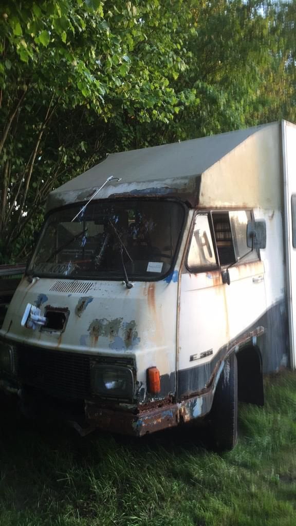 Mercedes hanomag f onderdelen, Ophalen