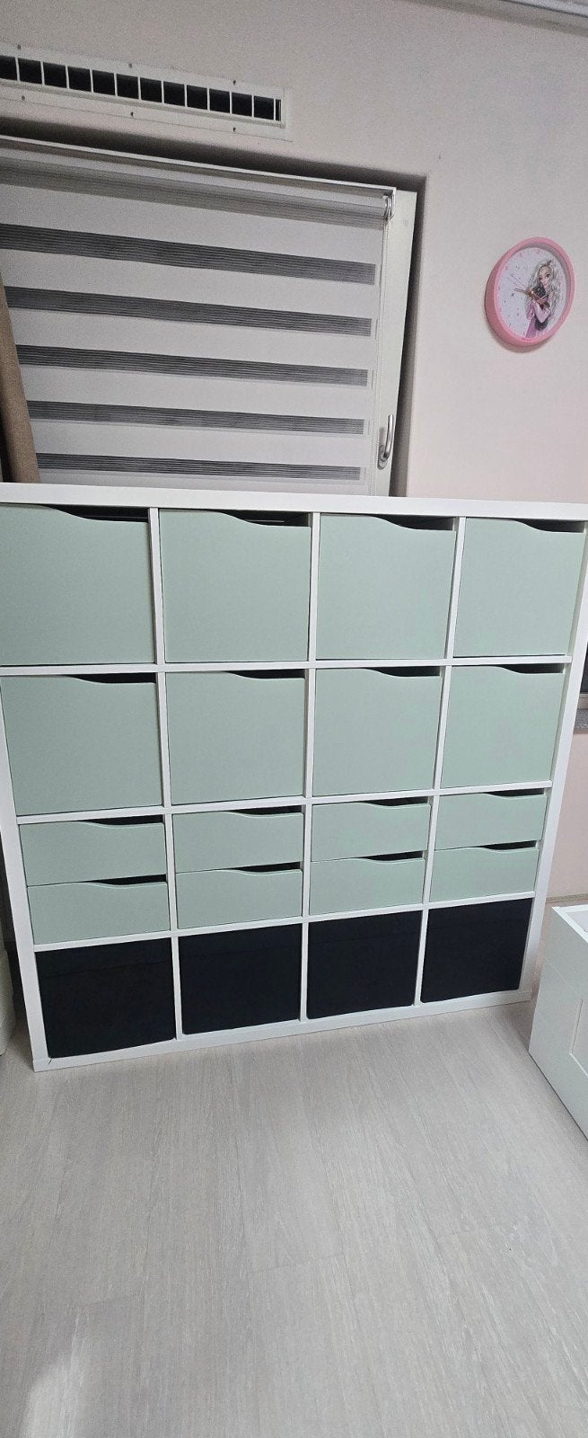 Kallax kast ikea 147 x 147. Met 8 lades en deurtjes, Ophalen, 100 tot 150 cm, 100 tot 150 cm, Zo goed als nieuw