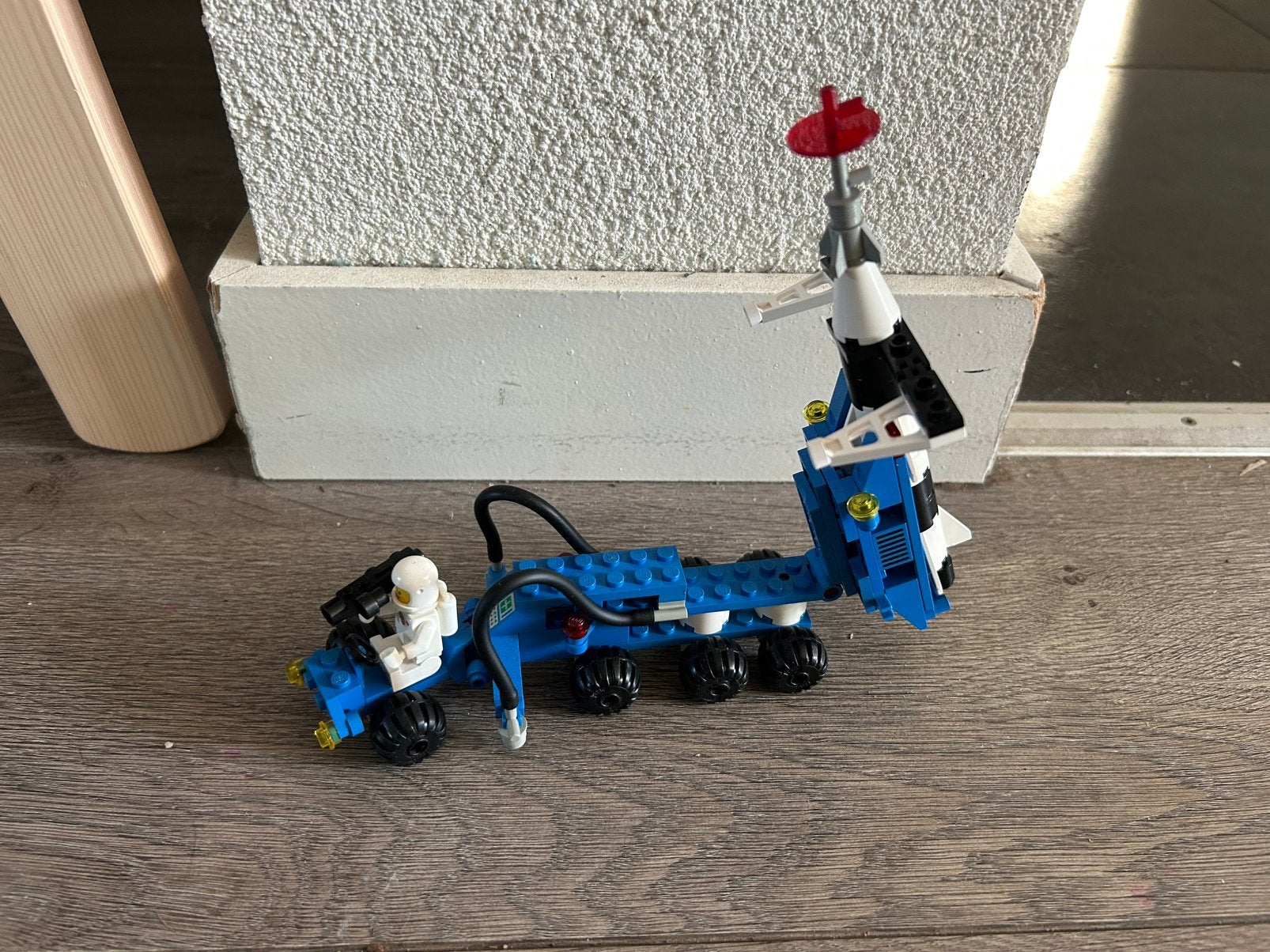 Lego Classic Space 6881 Lunar Rocket Launcher, Kinderen en Baby's, Speelgoed | Duplo en Lego, Lego, Ophalen of Verzenden, Zo goed als nieuw