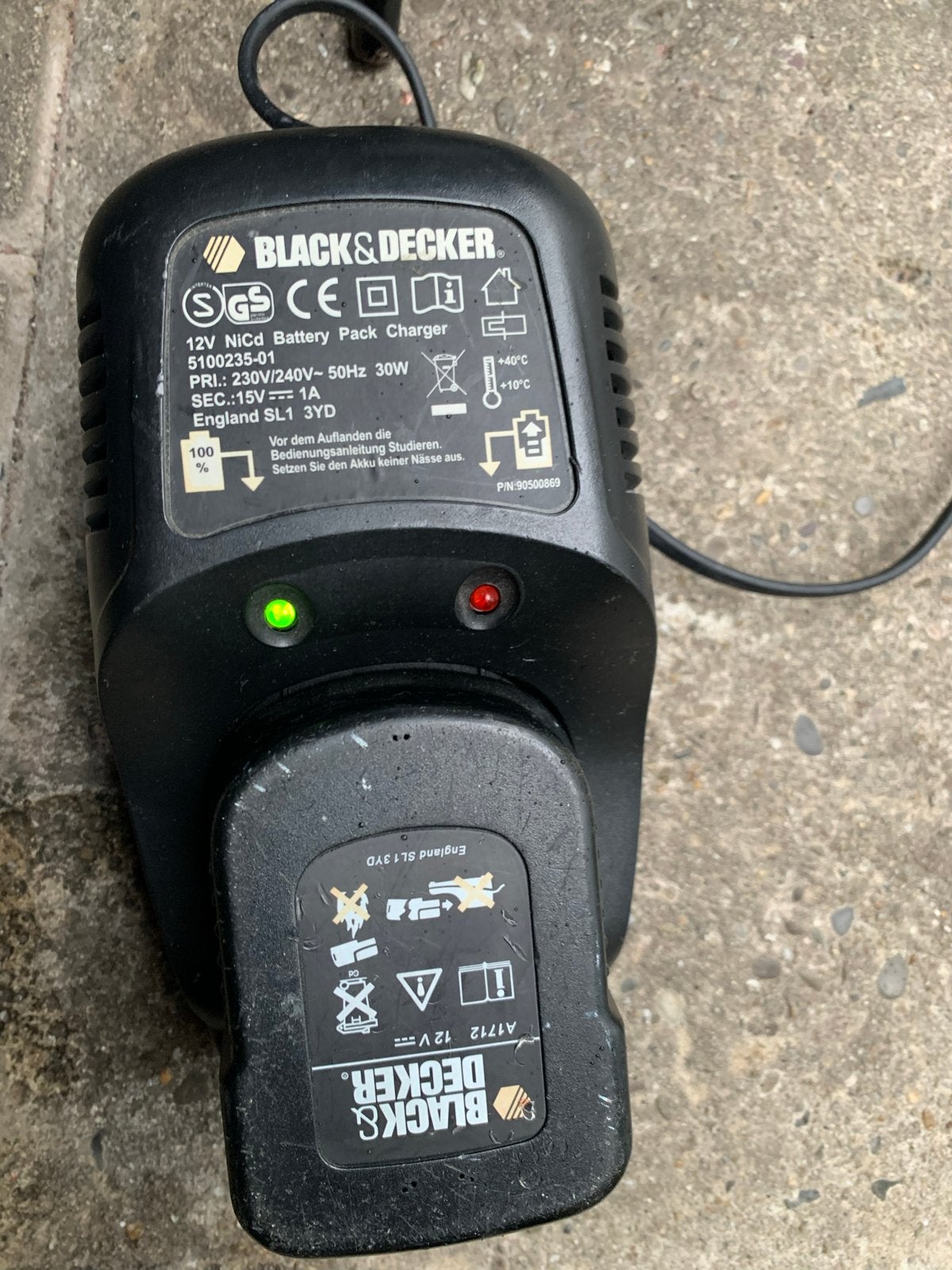 Black & Decker 12V NiCd Acculader met Accu, Ophalen of Verzenden, Gebruikt