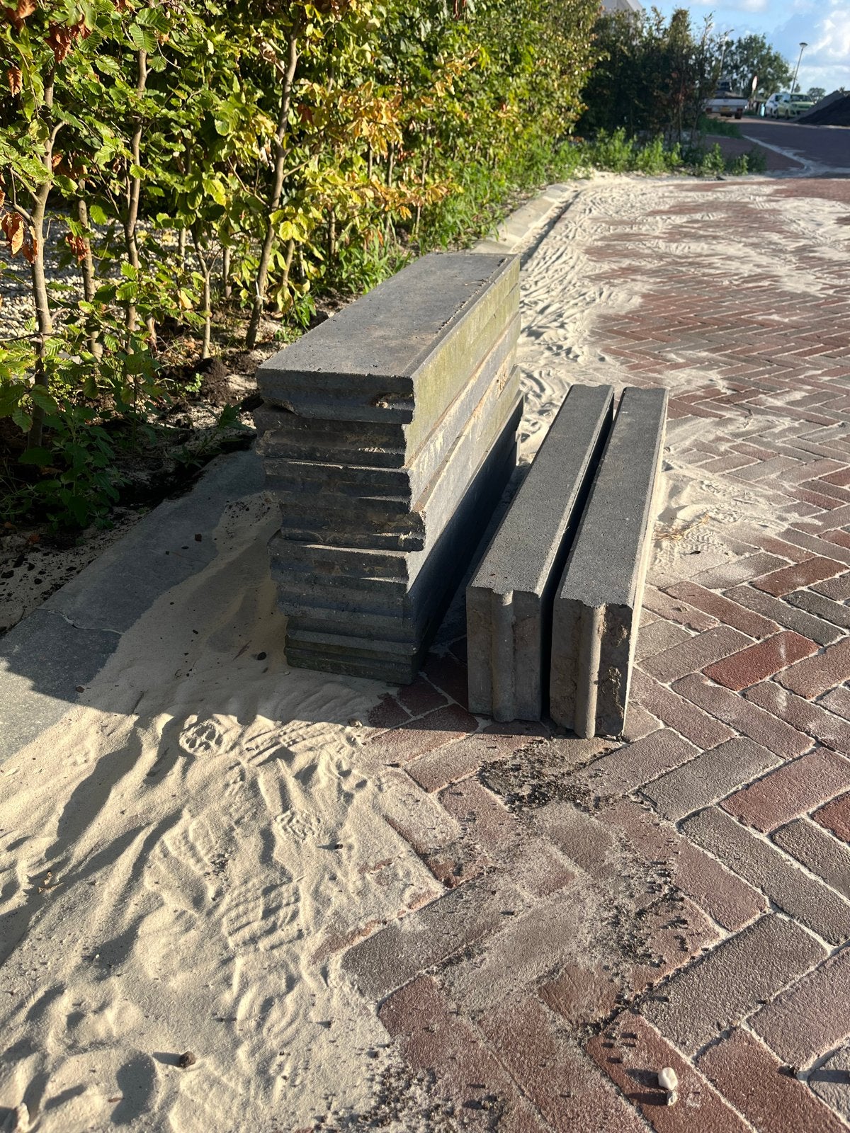 Gebruikte betonnen opsluitbanden, Tuin en Terras, Tegels en Klinkers, Ophalen, Gebruikt, Overige typen, Minder dan 5 m²