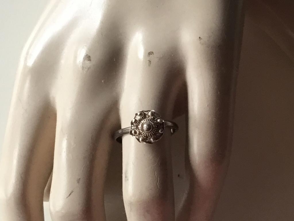 Zilveren Zeeuwse knoop ring ( in Hilversum ), Ophalen of Verzenden, Gebruikt, Zilver, Dame