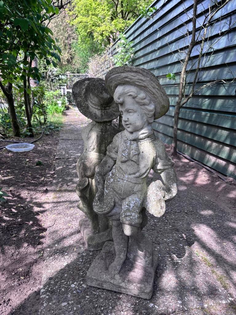 Tuinbeelden van spelende kinderen - Jongen en meisje, Tuin en Terras, Tuinbeelden, Ophalen, Gebruikt, Beton, Mensenbeeld