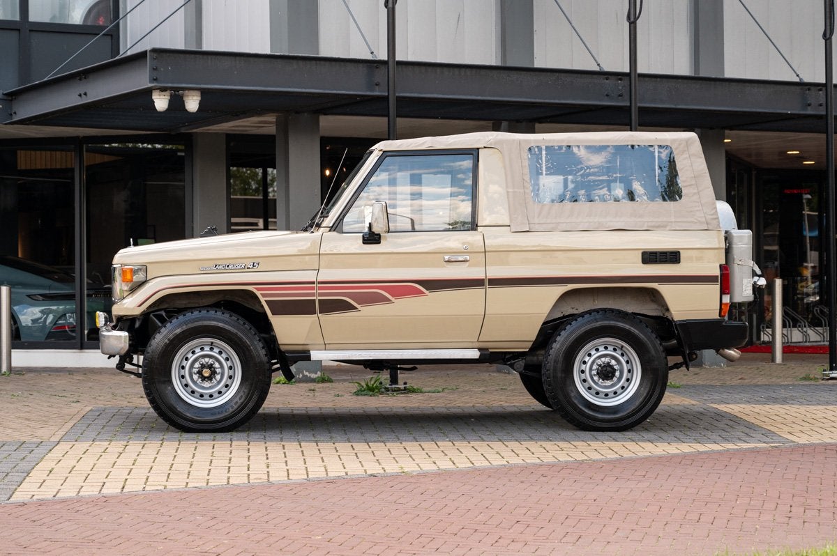 Toyota Land Cruiser FZJ73 (bj 1994), Gebruikt, Overige kleuren, 4 stoelen, Handgeschakeld