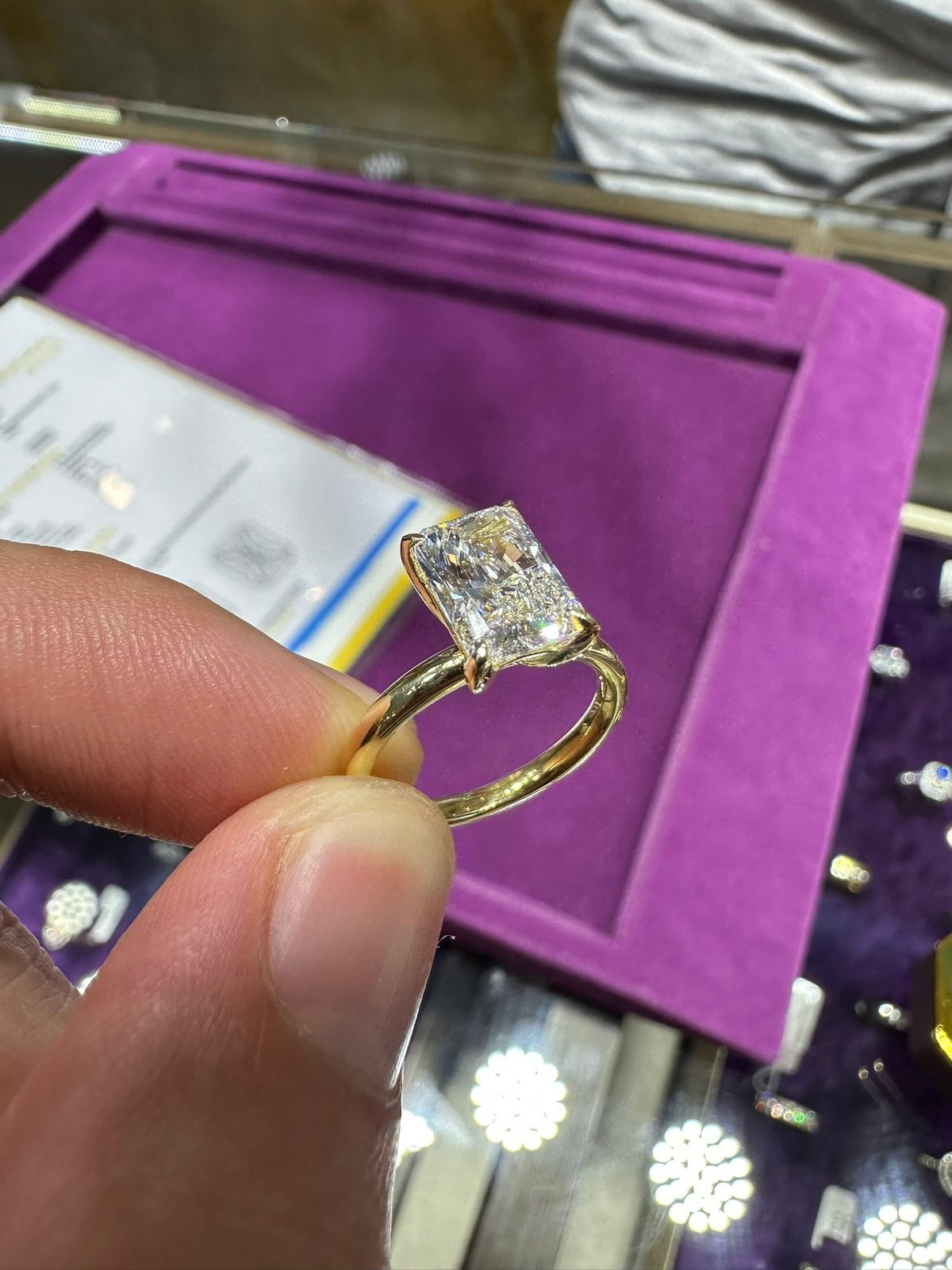 Ongedragen 18 karaat gouden ring met 2,08 ct labdiamant, Ophalen, Nieuw, Goud