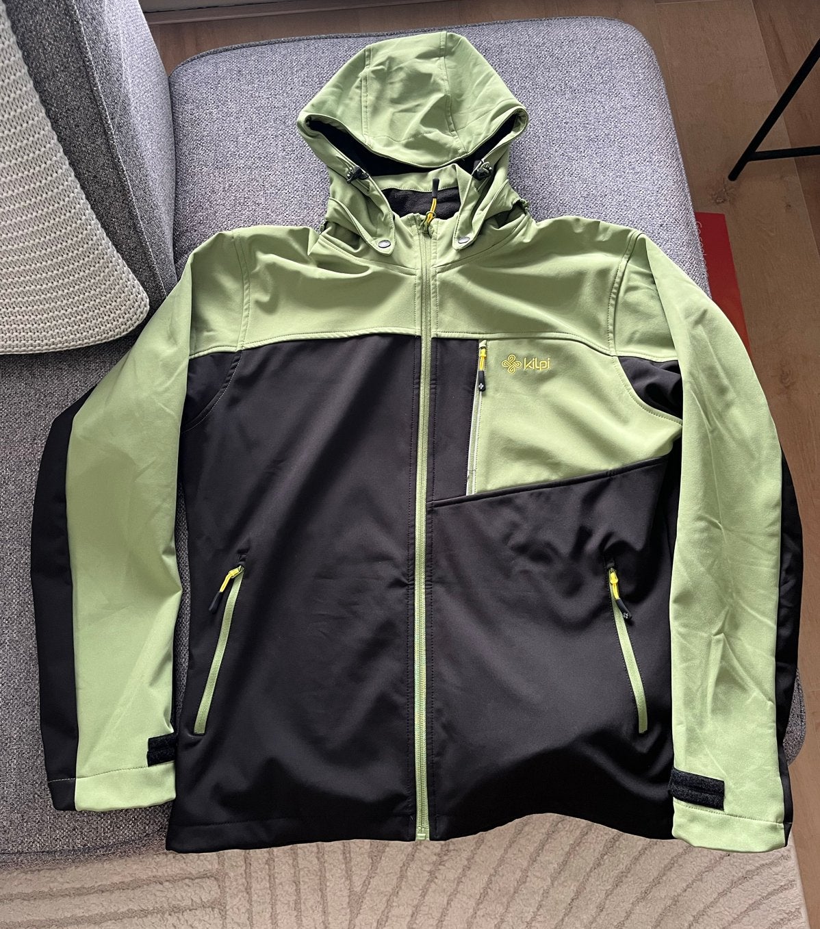 Kilpi Softshell Jas - Zwart/Groen Maat L, Ophalen of Verzenden, Zo goed als nieuw, Zwart