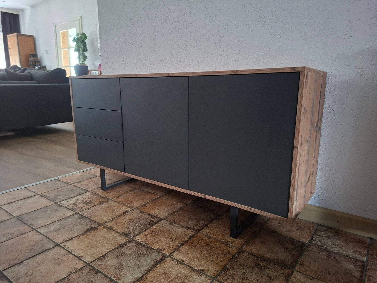 Moderne Dressoir, TV-Kast en salontafel, Modern, Industrieel, 150 tot 200 cm, Zo goed als nieuw, 25 tot 50 cm