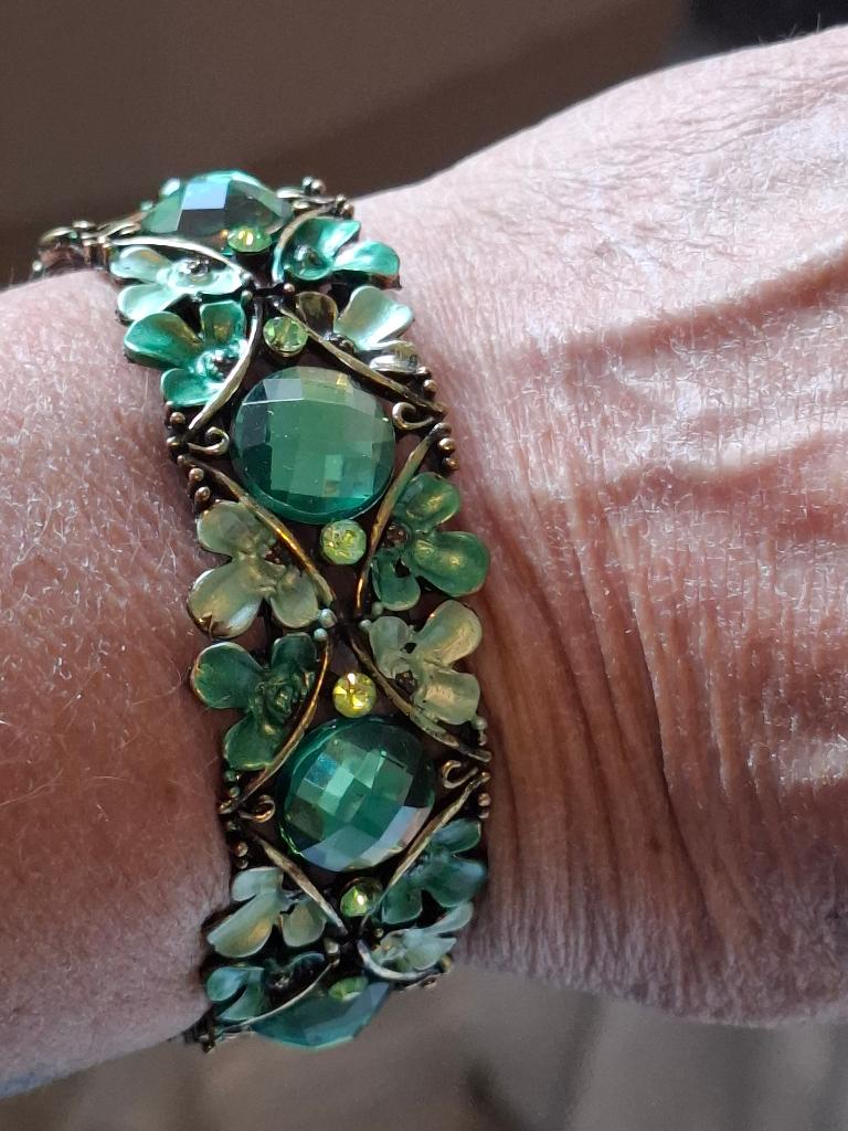 WEG=WEG mooie armband 1,00 euro, Ophalen of Verzenden, Zo goed als nieuw, Overige kleuren, Overige materialen