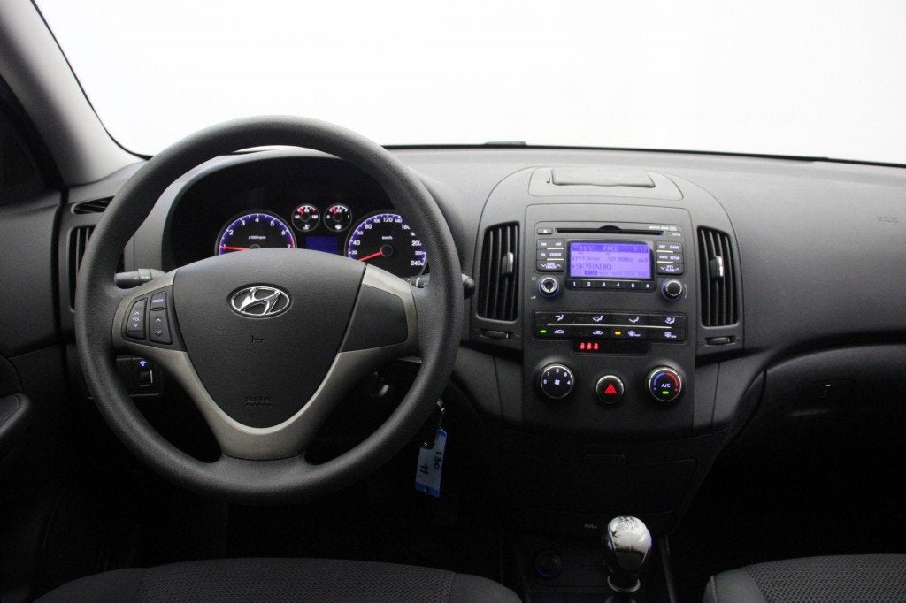 Hyundai I30CW 1.6i Dynamic - Airco, Trekhaak, Gebruikt, 4 cilinders, Met garantie (alle), Blauw