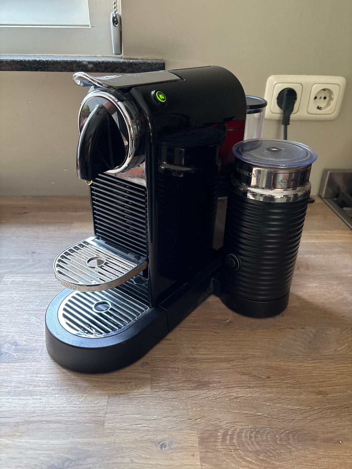 Nespresso CitiZ & Milk  koffiemachine met melkopschuimer, Witgoed en Apparatuur, Koffiezetapparaten, Gebruikt, Espresso apparaat