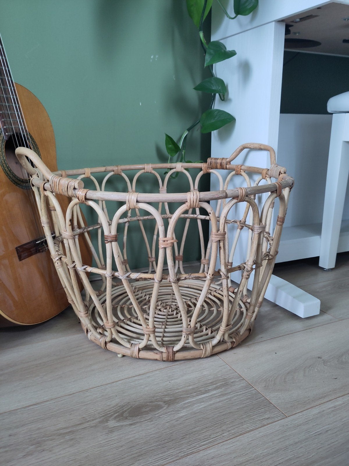Snidad Ikea - Rotan mand met handvatten, Huis en Inrichting, Ophalen, Mand, Gevlochten, Rond